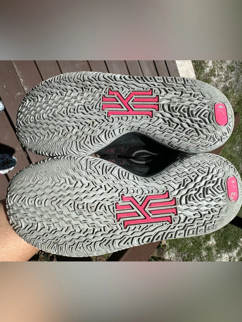 Nike Kyrie 7 sneakers GS size 5Y